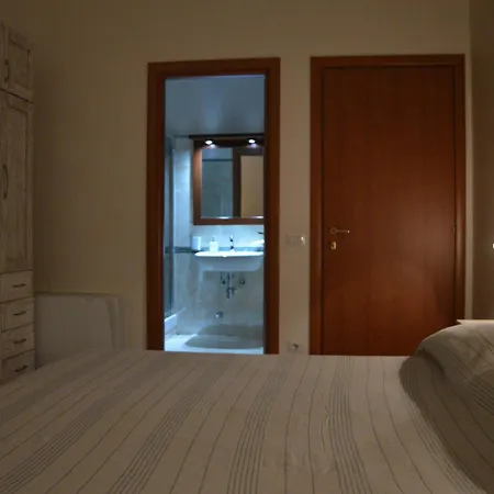 E Casa Al Castello Bed & Breakfast 4*