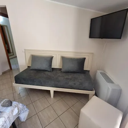 E Casa Al Castello 4* 罗切拉伊奥尼卡