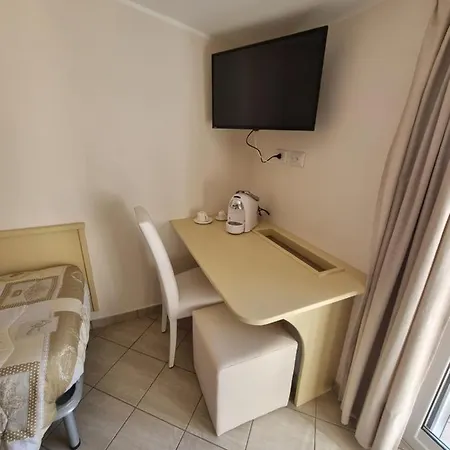 E Casa Al Castello 4* 罗切拉伊奥尼卡