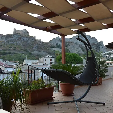 E Casa Al Castello Bed and breakfast 4*