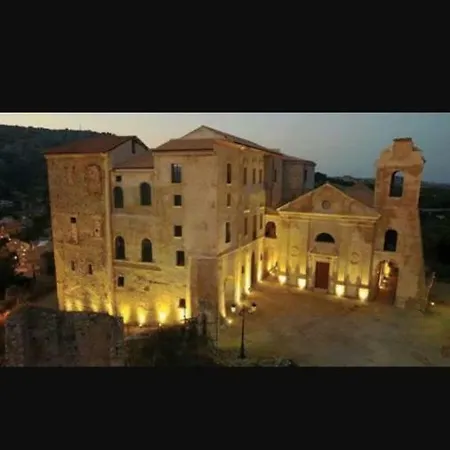 E Casa Al Castello 4*