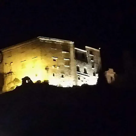 فندق مبيت وإفطار E Casa Al Castello