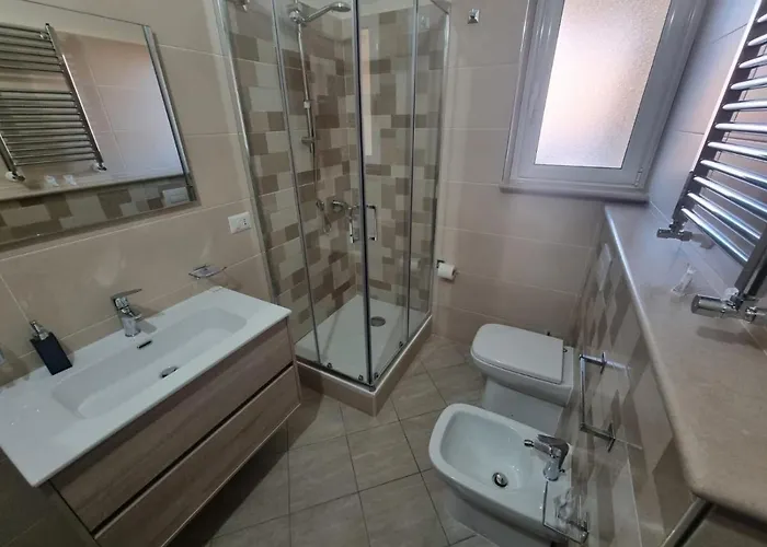 فندق مبيت وإفطار E Casa Al Castello روشيلا لونيكا