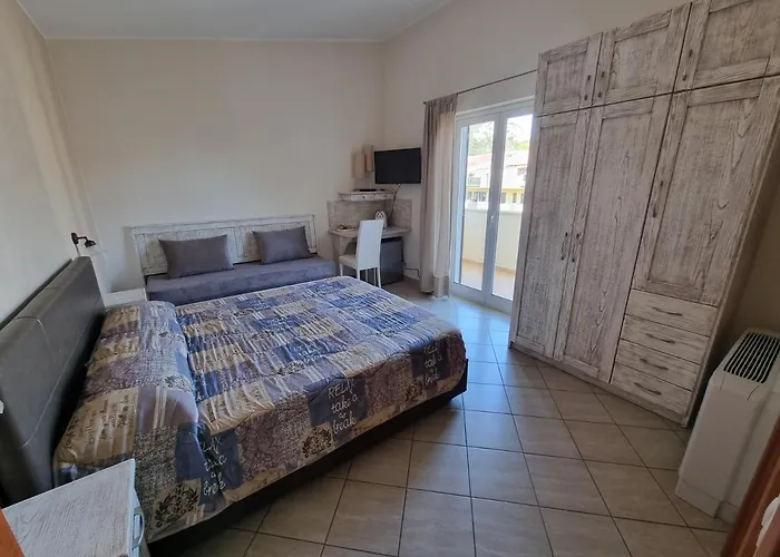 E Casa Al Castello فندق مبيت وإفطار روشيلا لونيكا