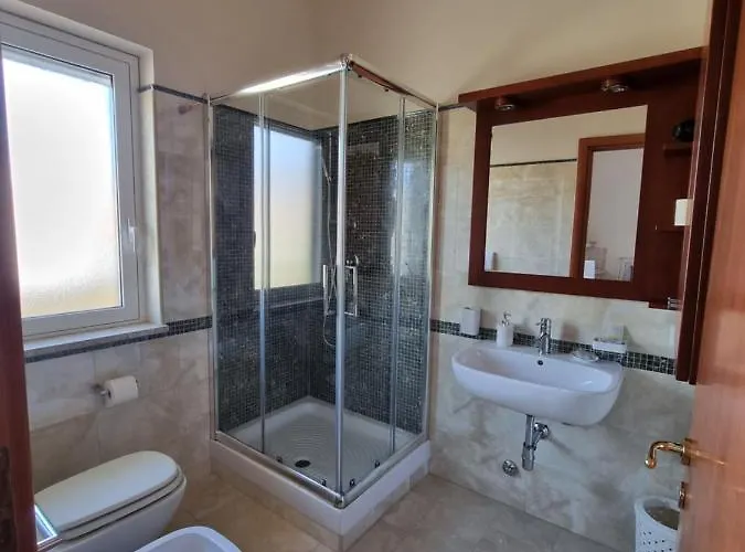 E Casa Al Castello روشيلا لونيكا