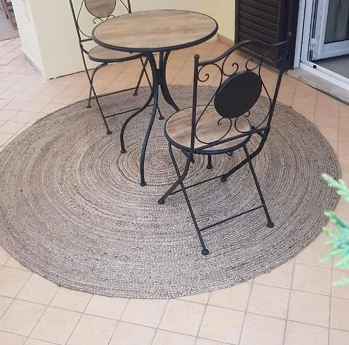 E Casa Al Castello فندق مبيت وإفطار روشيلا لونيكا