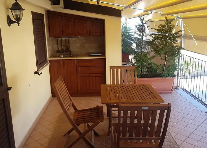 E Casa Al Castello 4* روشيلا لونيكا