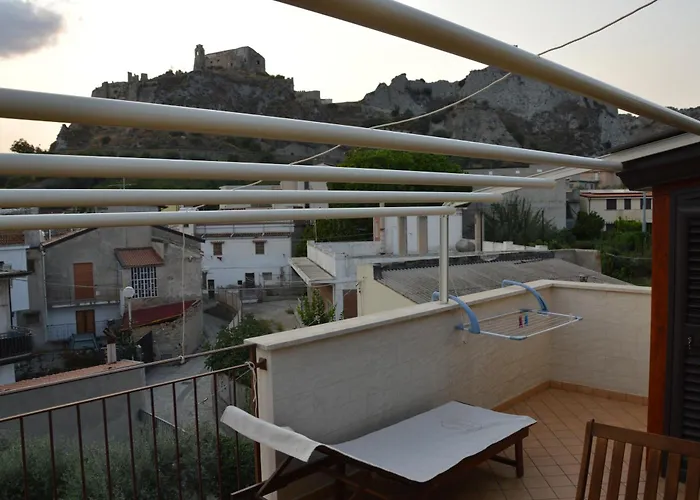 E Casa Al Castello 4* روشيلا لونيكا